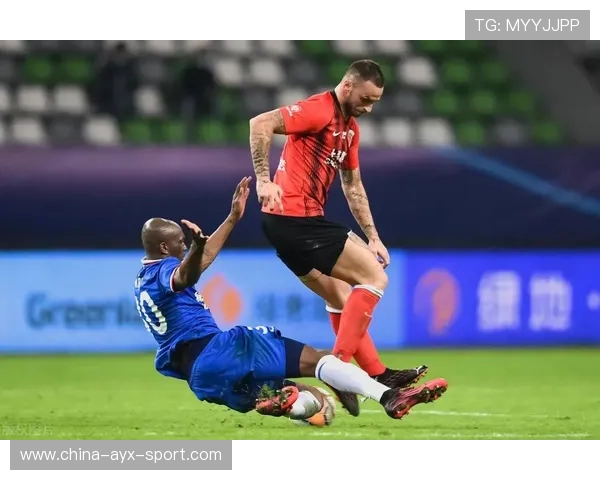 上海申花通过边路渗透连续制造攻势