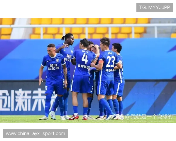 武汉三镇边路启动极为爆裂，一瞬间抢尽风头